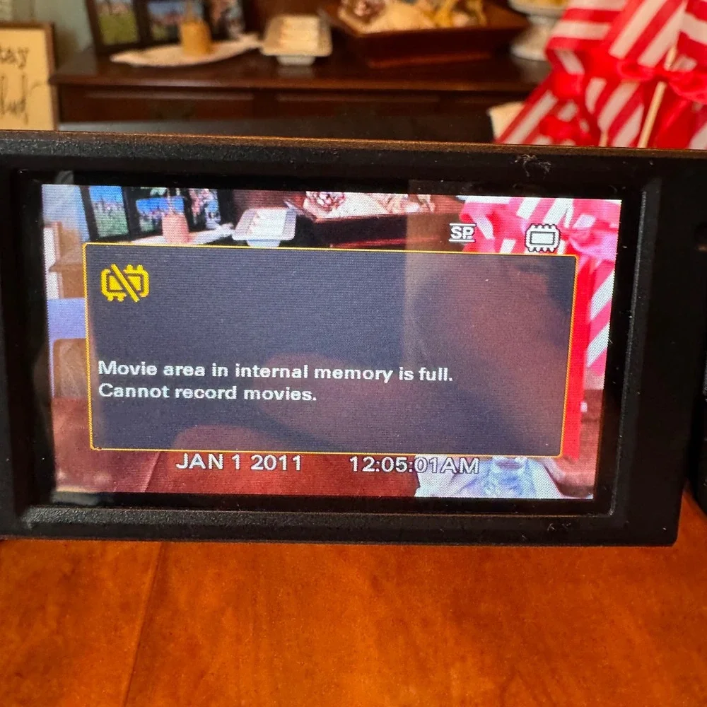Sony Camcorder TESTED Black DCR-SX85 Handycam 70x Zoom 16GB Carl Zeiss Lens